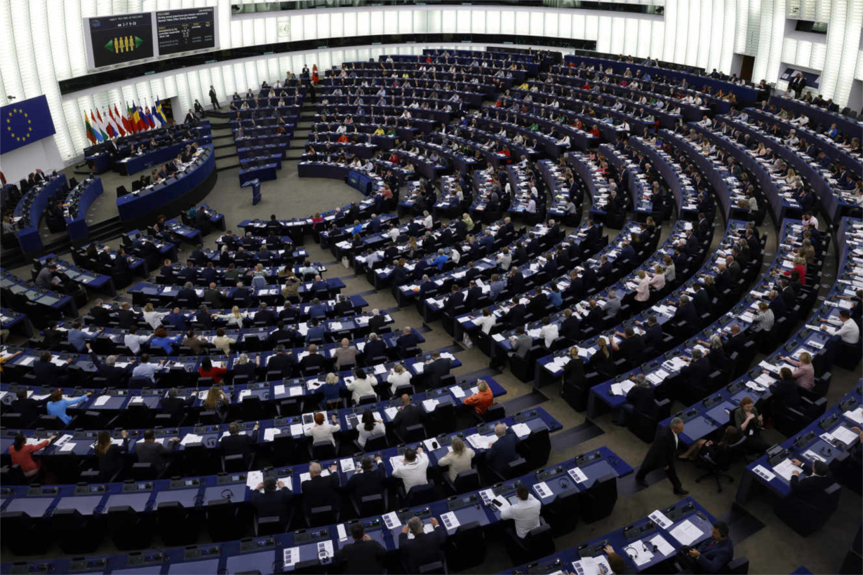 Nghị viện châu Âu bỏ phiếu cấm bán ô-tô chạy xăng và dầu từ năm 2035 (09/6/2022)